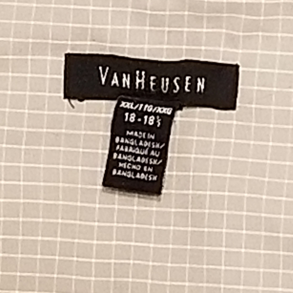2/$10 🤵 Van Heusen Short-sleeved Button-down